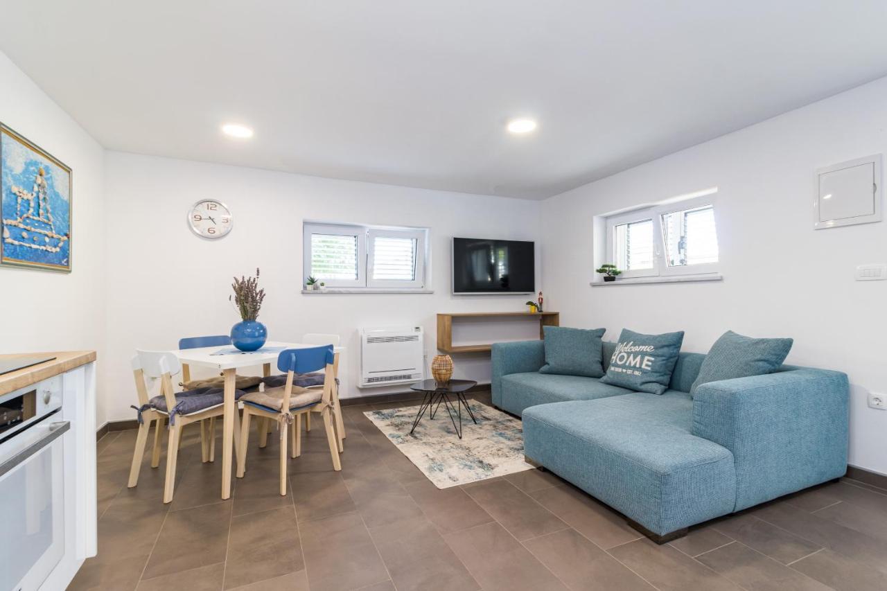 Tino Apartment With Free Parking Пула Екстер'єр фото